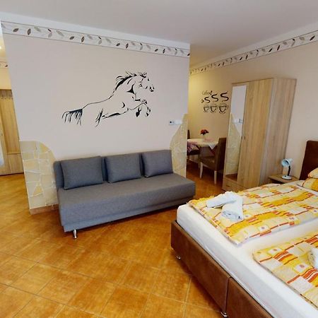 Cristian Apartman Гайдусобосло Екстер'єр фото